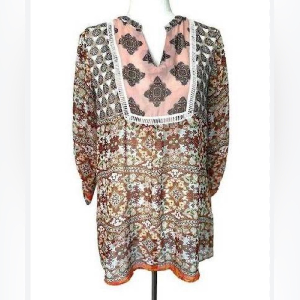 . Anthropologie Fig & Flower boho peasant too. In EUC with roll up sleeves.